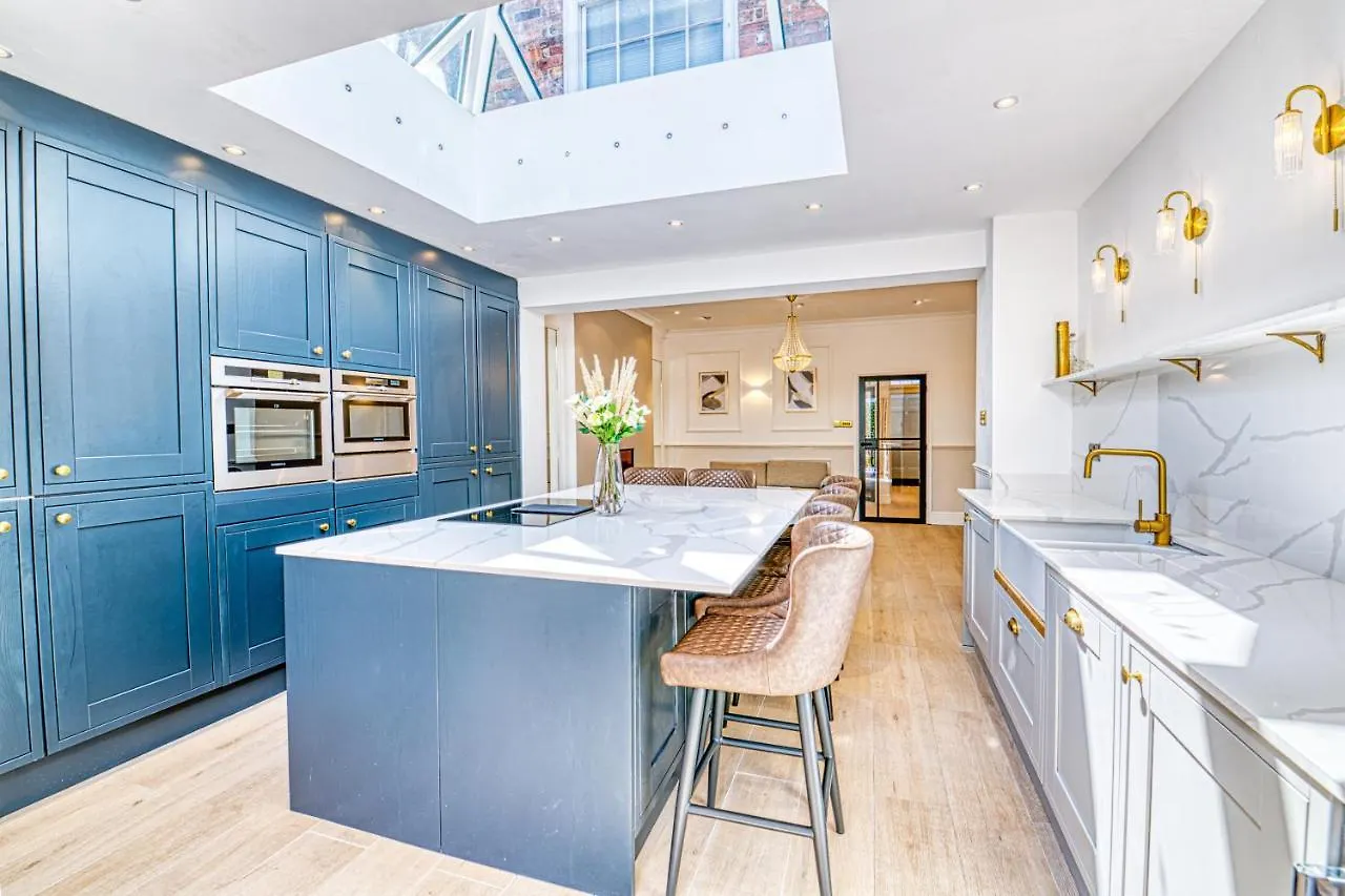 Luxury Georgian Townhouse With Cinema And Parking Villa Chester Holiday home