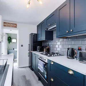 Town House Perfect For Leisure Breaks Chester