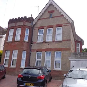 great-location-spacious-2-bed-apartment-with-off-road-parking.bournemouth-hotels.org/