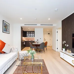 austin-david-apartments-royal-wharf.cambridgehotelsuk.com/